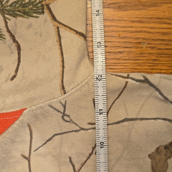 Realtree Pink and Cream Camo Sweatshirt with Color Blocked Sleeves LOT F - Picture 6 of 8